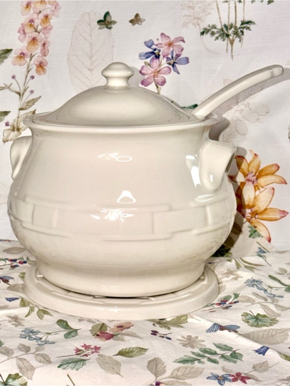 Longaberger Vintage Ceramic Soup Tureen Set